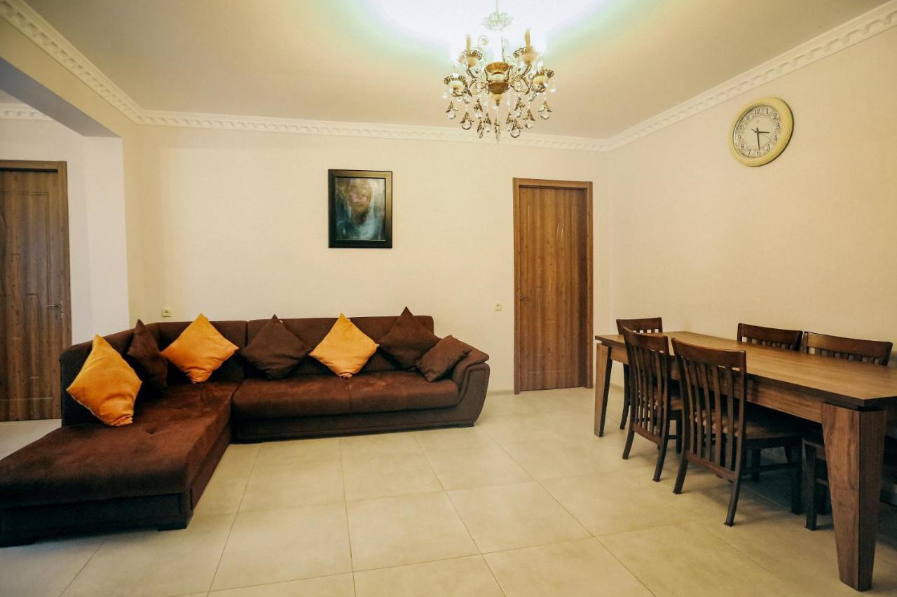Bebo&Babu Guest House Kutaissi Exterior foto