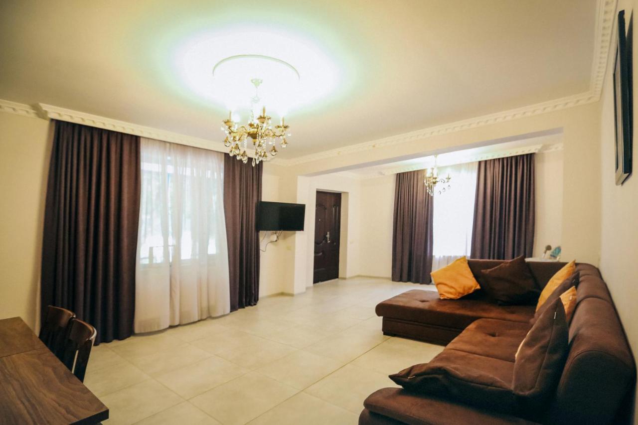 Bebo&Babu Guest House Kutaissi Exterior foto