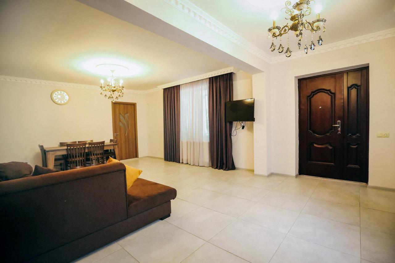 Bebo&Babu Guest House Kutaissi Exterior foto