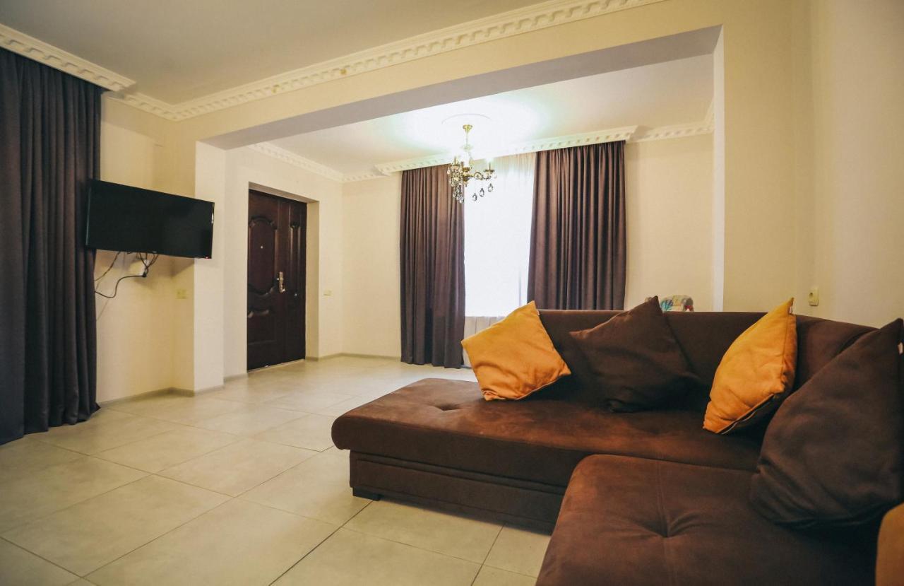Bebo&Babu Guest House Kutaissi Exterior foto